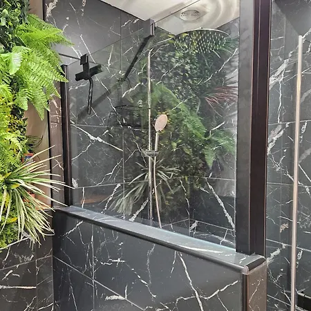 Apartment La
